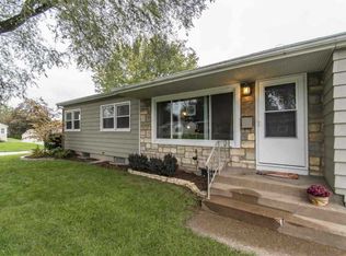 1524 Florence Ln, Davenport, IA