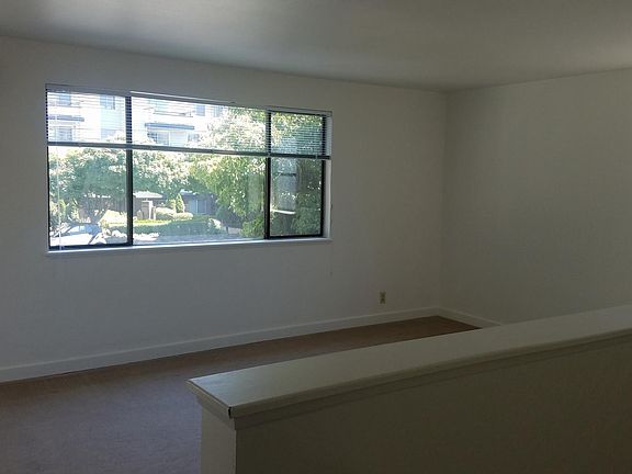 3rd image of 12737 Greenwood Ave N APT B