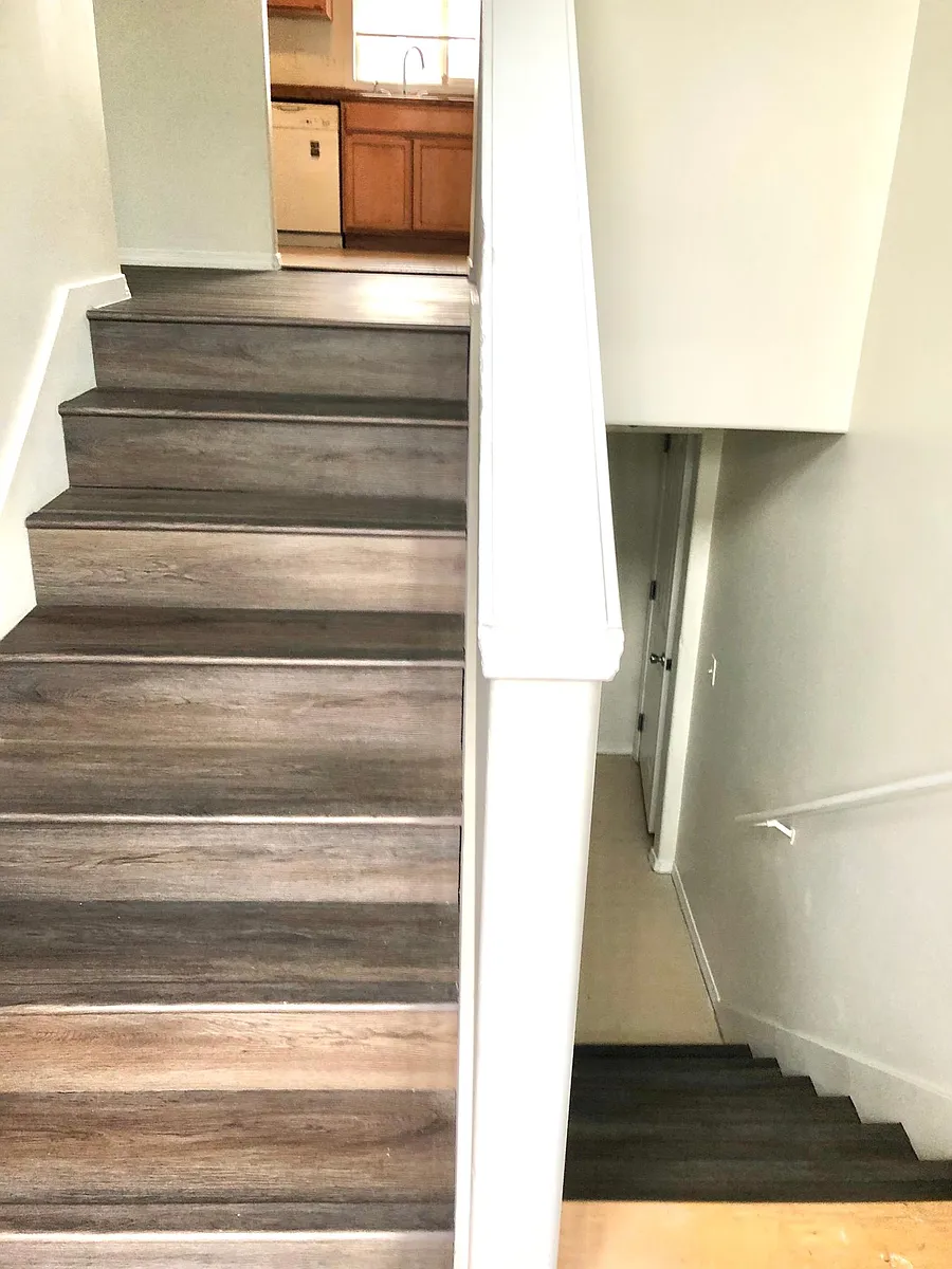 Entry with new flooring - 3125 NE 147th St