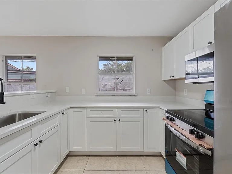1440 Michigan Ave — Photo 8