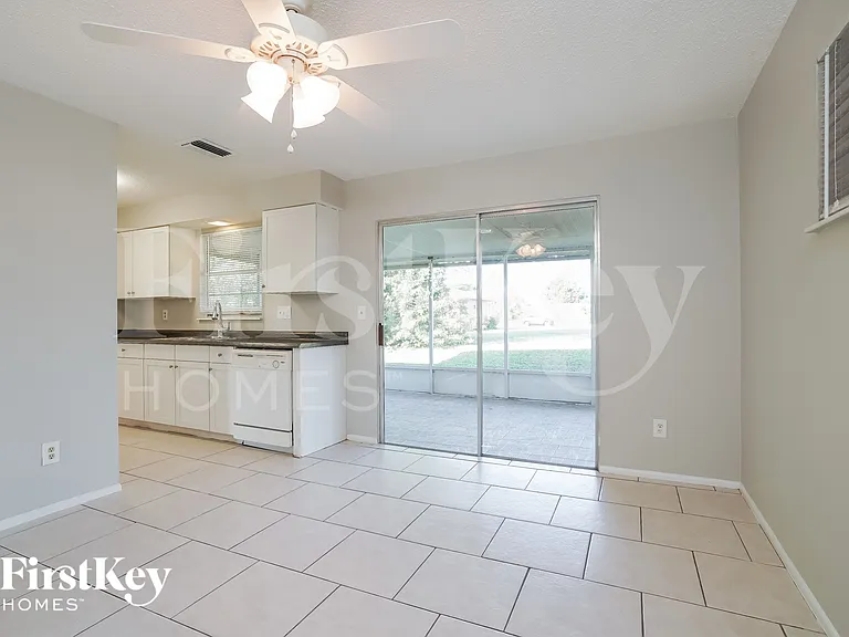 1423 Caywood Cir S — Photo 3