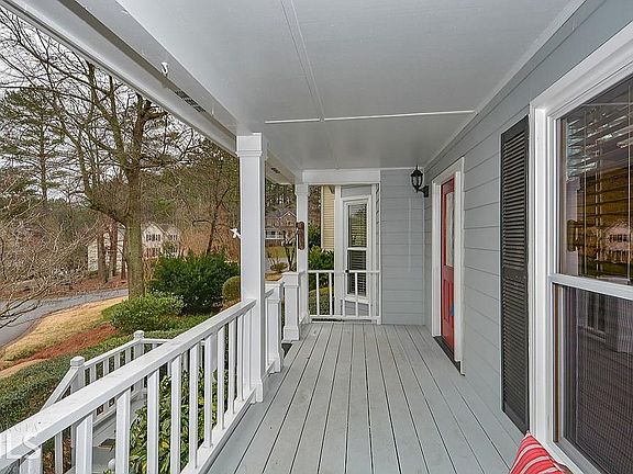 3rd image of 2574 Oak Village Pl NE