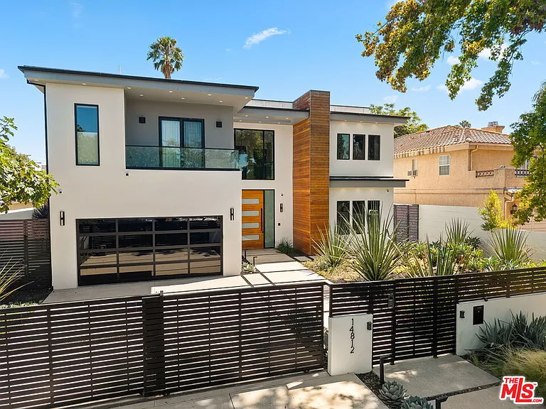 14812 Morrison St — Photo 4