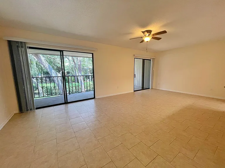 2 Veronese Ct — Photo 8