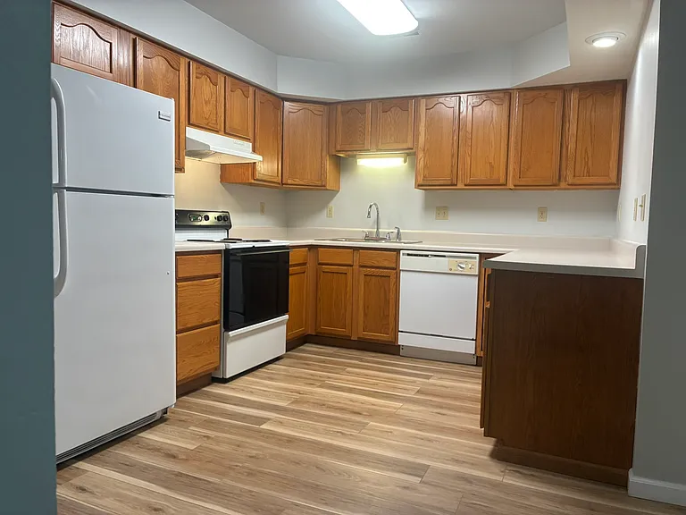 104 Brook Dr — Photo 5