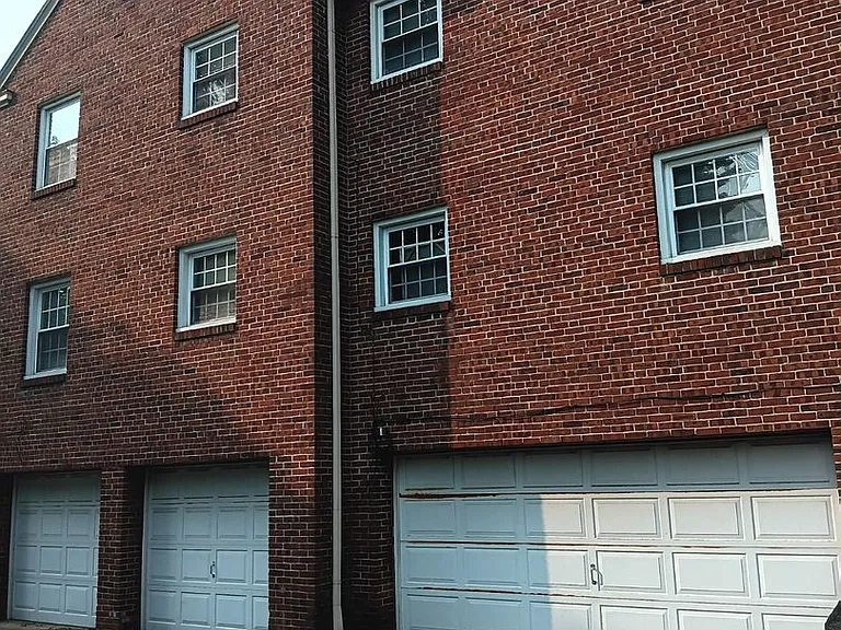 805 Somerset Dr — Photo 2