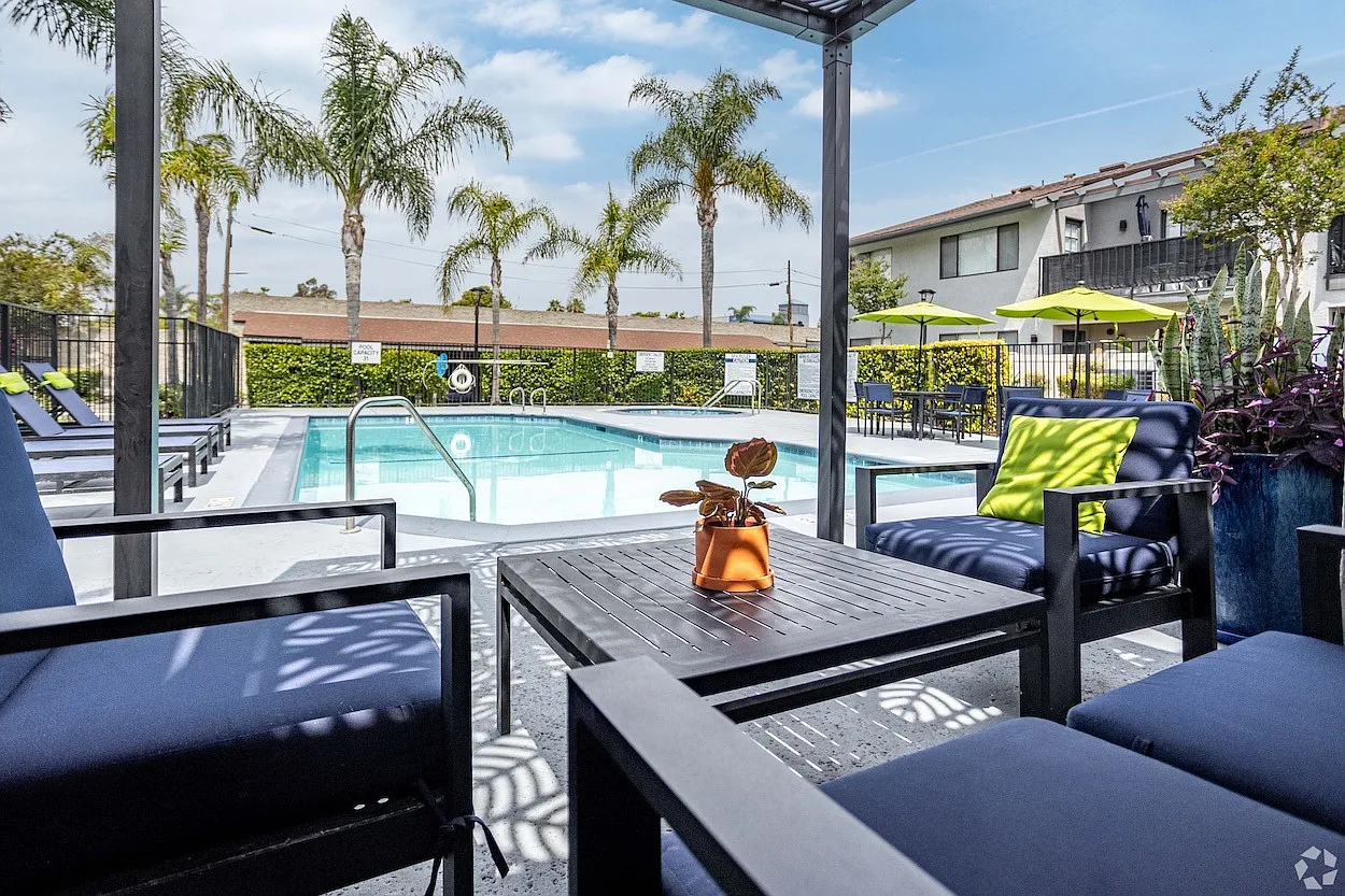 Harbor Cliff Apartments — Photo 4