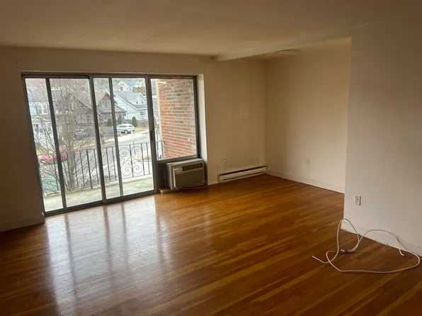 189 W Wyoming Ave APT 21, Melrose, MA 02176
