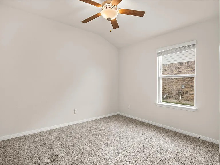 105 Saviano Rd — Photo 11