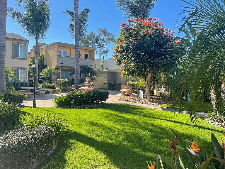 5252 Balboa Arms Dr #170 — Photo 15