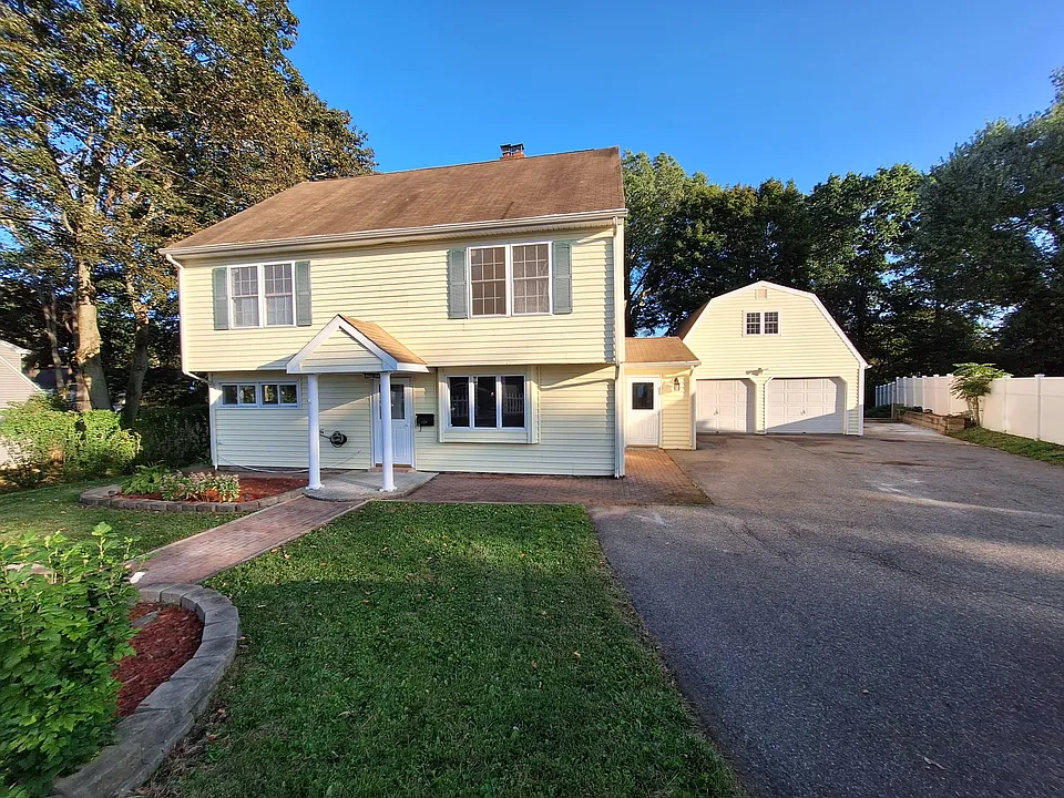 132 Wepawaug Dr