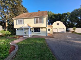 132 Wepawaug Dr, Milford, CT 06461
