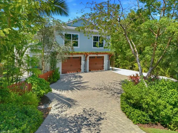 2023 Mills LN, NAPLES, FL 34112