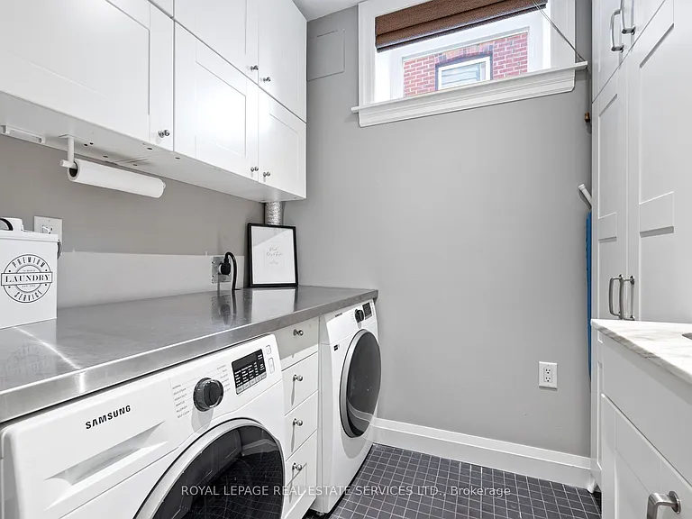 60 Thompson Ave — Photo 44