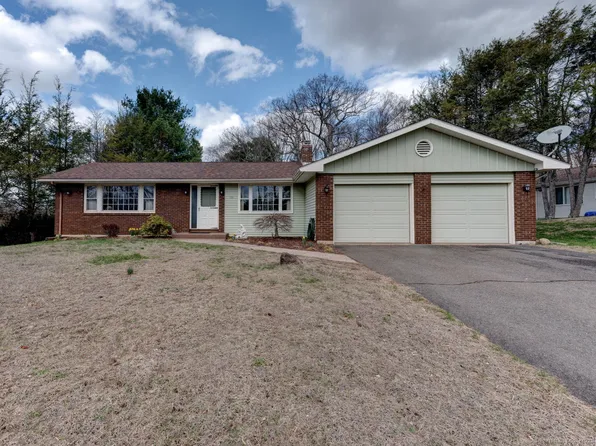 134 Highwood Drive, Manchester, CT 06040