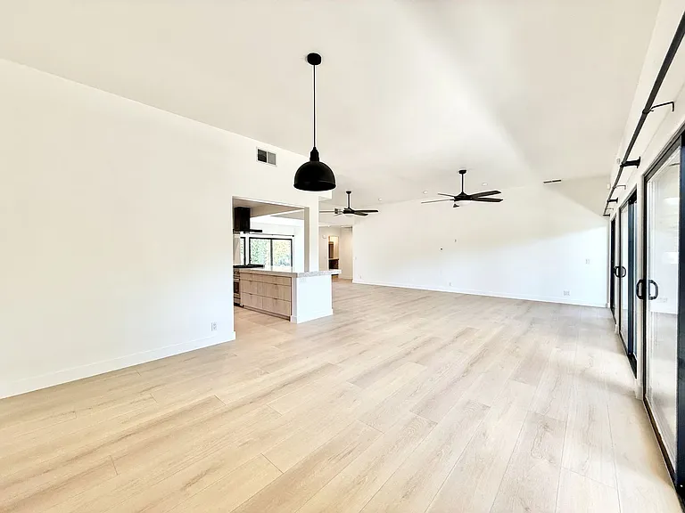42755 Santiago Pl — Photo 6