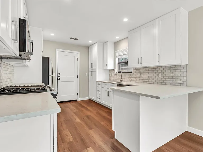 4805 Gerona Dr — Photo 4
