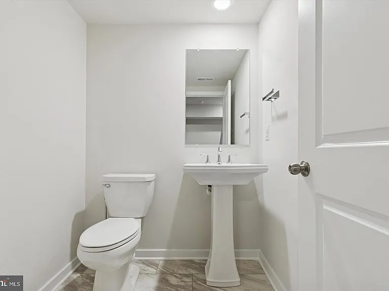 141 Four Leaf Dr — Photo 28