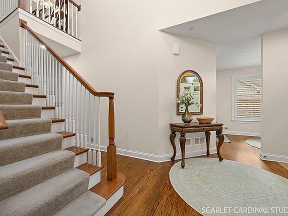4th image of 725 Kingsbrook Gln