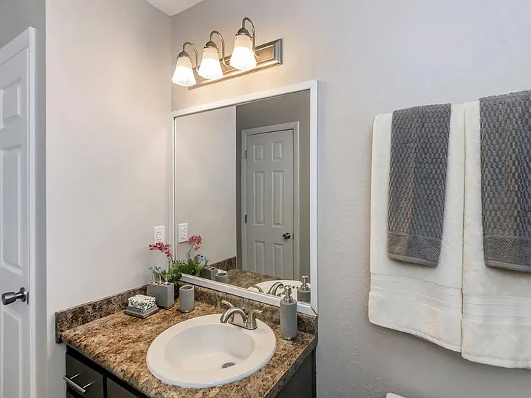 Azure Cove Apartment Homes — Photo 36