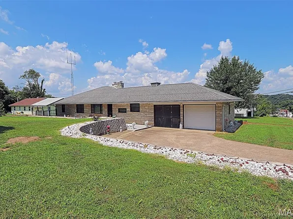 305 3rd St, Marble Hill, MO 63764