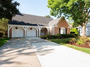 103 Rivershire Ln, Lincolnshire, IL 60069