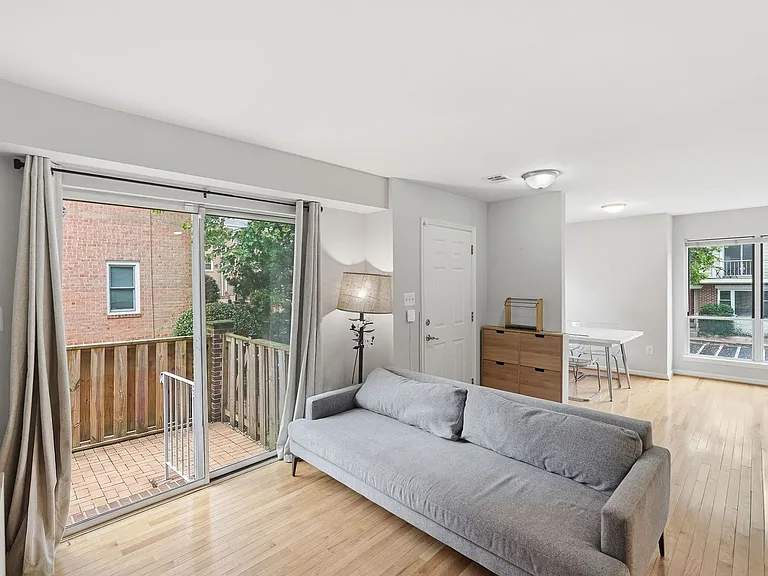 1113 N Vernon St — Photo 8