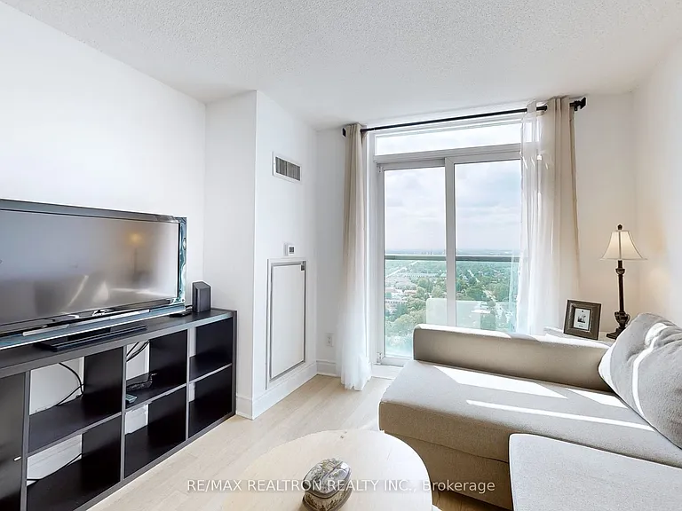 25 Greenview Ave W #2515 — Photo 8