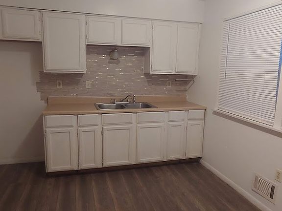 4th image of 5950 N 69th St