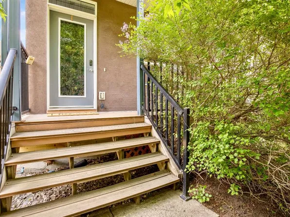 2705 N 11th Ave SE, Calgary, AB T2A 0E5