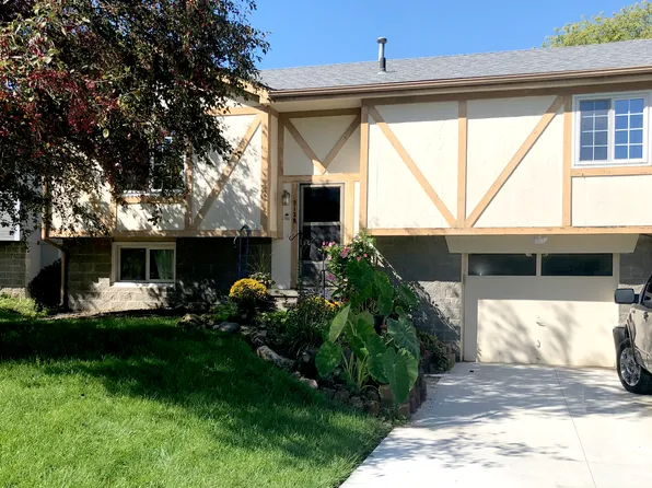 5128 Madison Cir, Omaha, NE 68117