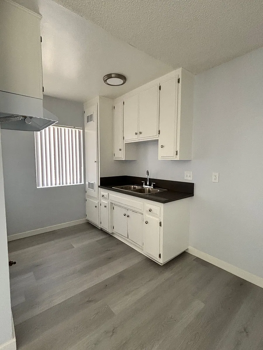 Building Photo - 2727 Musgrove Ave #4