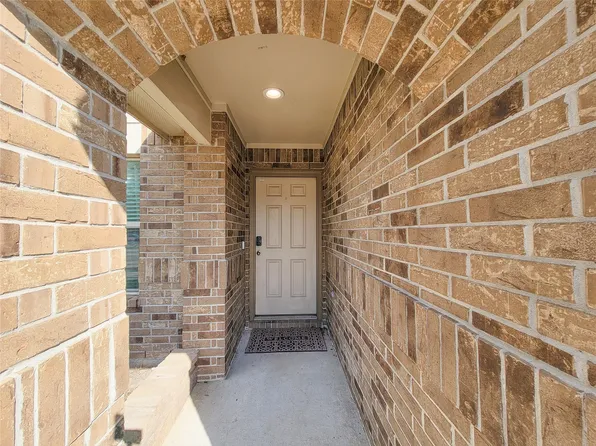 8003 Ecru Ln, Rosharon, TX 77583