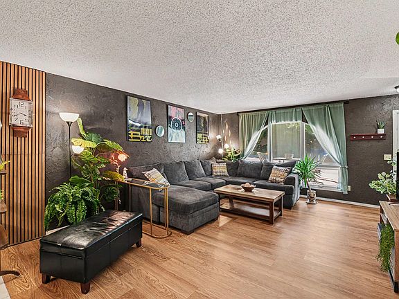 2nd image of 403 S Thompson Ave