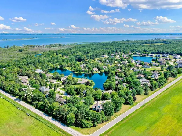 Huntington Way #6, Suamico, WI 54173