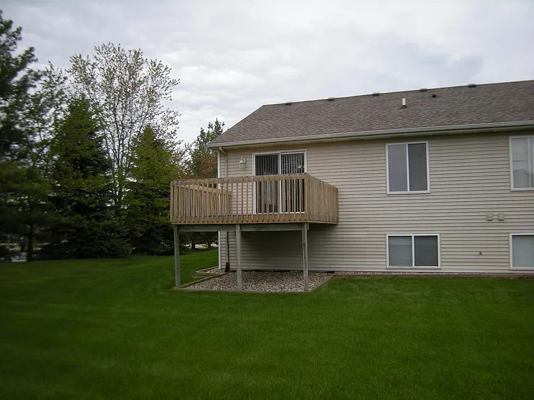 6855 Hanna Lake Ave SE — Photo 2