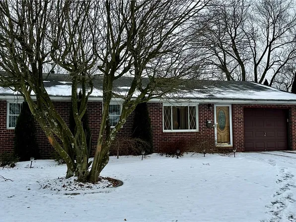 2512 Anne Way, Lower Burrell, PA 15068