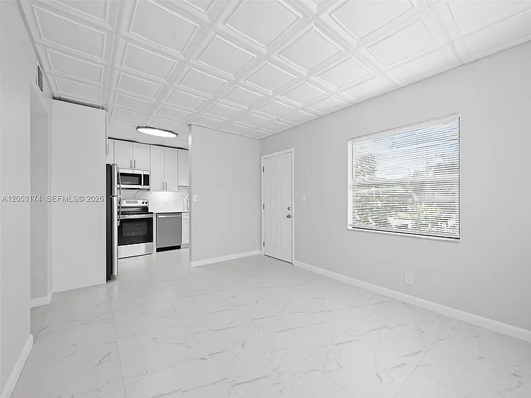 2300 NE 6th Ave #201 — Photo 2