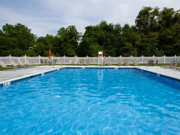 2101 Quail Hollow Dr — Photo 47