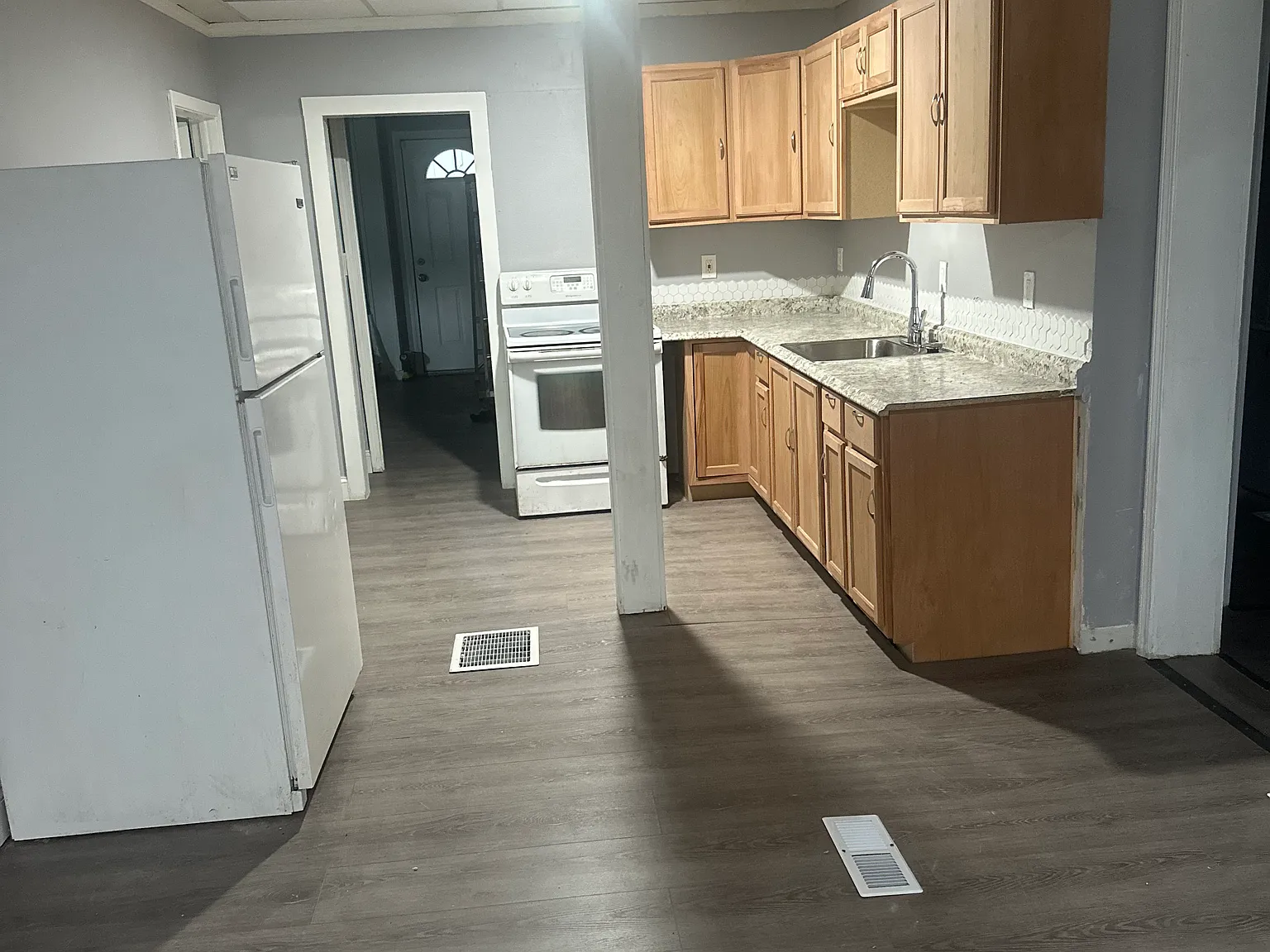 4 bed, 1250 sqft, $2,100 — Photo 1