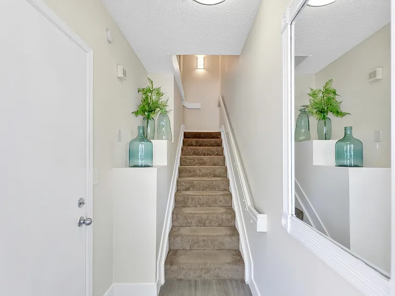 B2 Marseille - 3-Story Townhomes