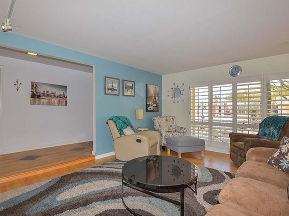 4th image of 1017 E Village Circle Dr N