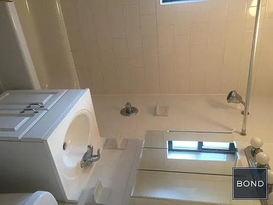 Rented by Bond New York | media 4