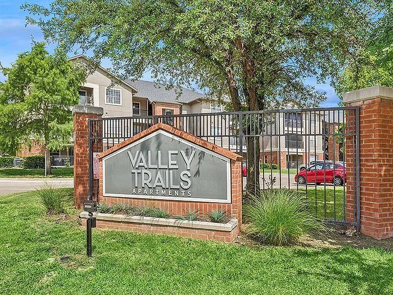 Valley Trails Apartments — Photo 20