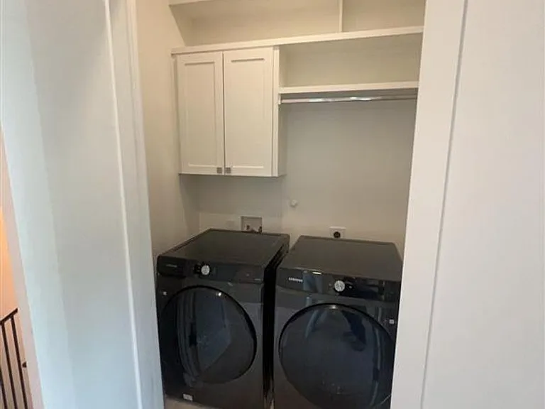1423 Holly St — Photo 13