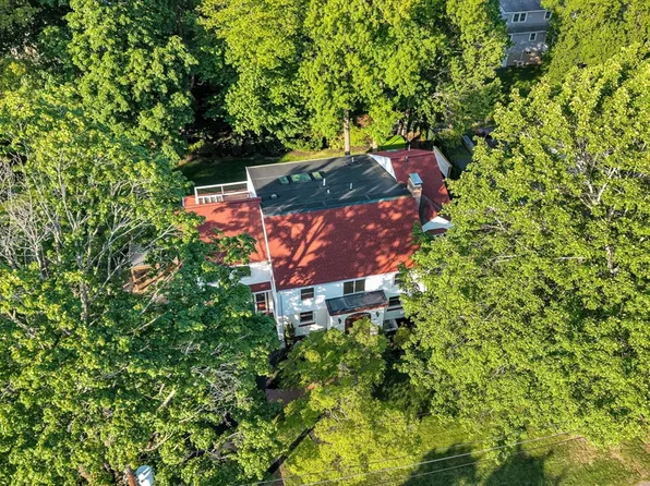 31 Alba Rd, Wellesley, MA 02481