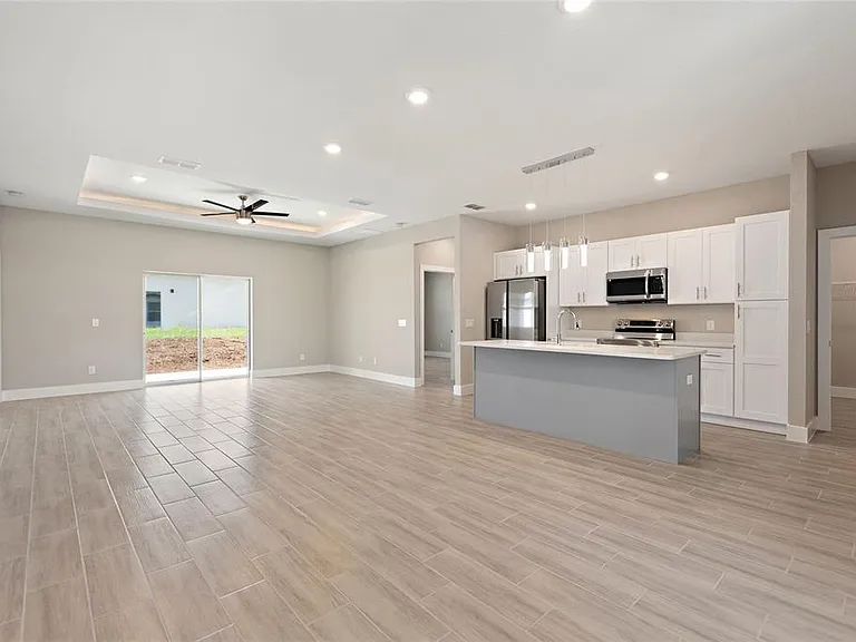302 Elderberry Ct — Photo 8