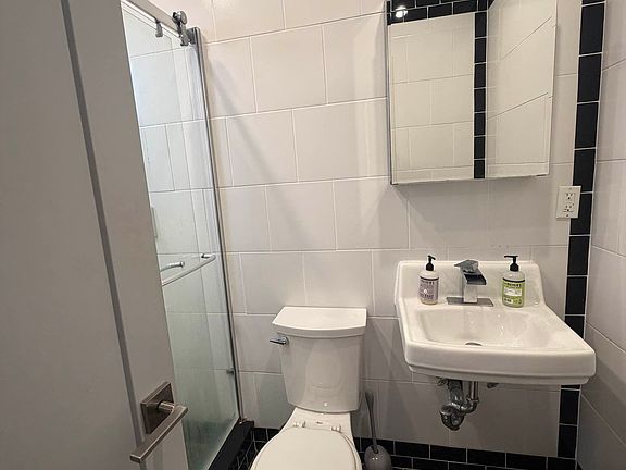 5th image of 2821 41st St #2