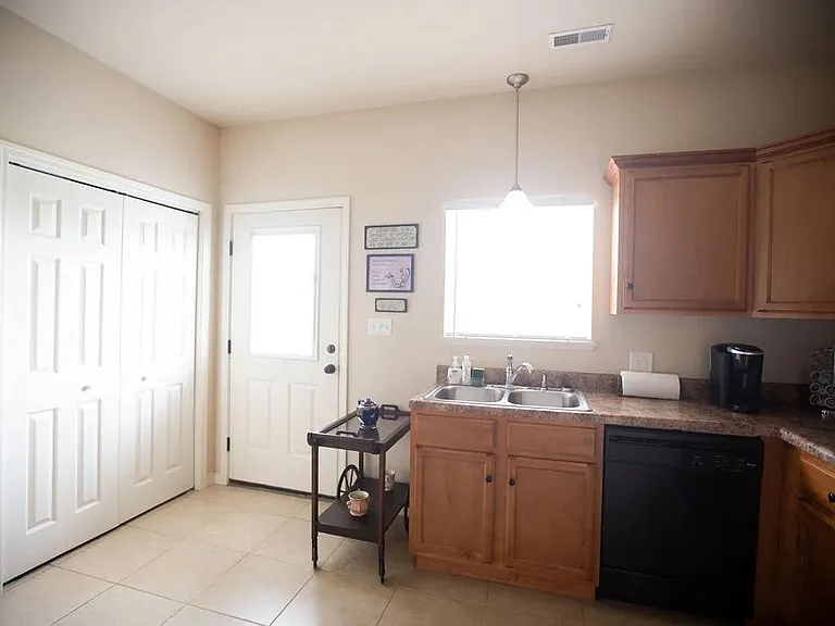 Enclave Apartmants — Photo 24