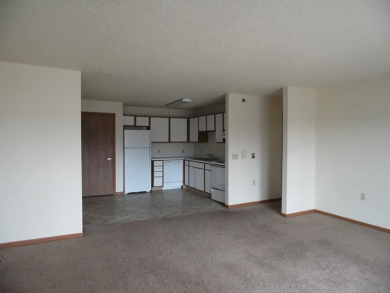 Fox Valley Meadows Apartments — Photo 9